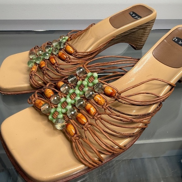 Hype Cream Tan Beaded Wedge Open Toe Women’s Sandal (8.5) - Picture 2 of 7